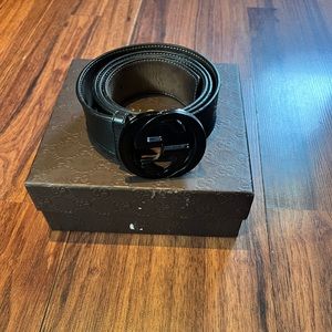 Black Gucci belt